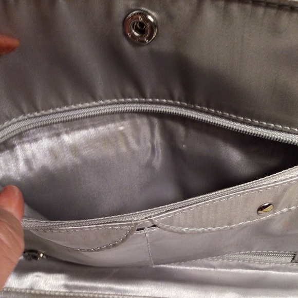 BLACK AND WHITHE LINE JEWELRY WALLET. - Picture 8 of 8